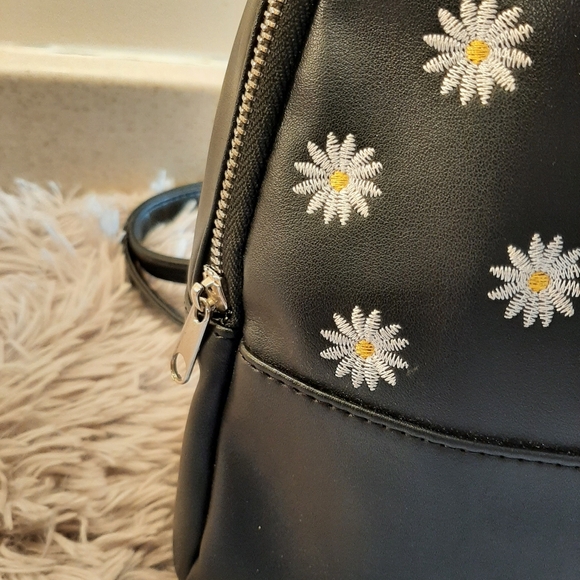 Black with Daisy's Backpack - Picture 5 of 13